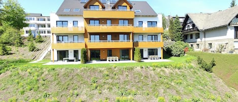 Außenseite Ferienhaus [Sommer]