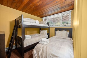 Bunk bed and twin mattress room.