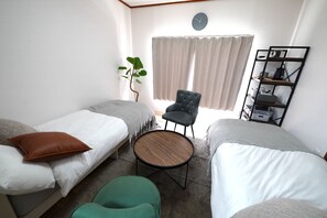 Living & Bed room
・Table
・Chair×2
・Bed(single)×2