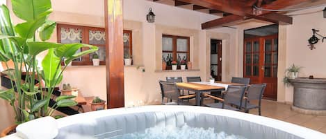 Villa, Pool, privacy, holidays.