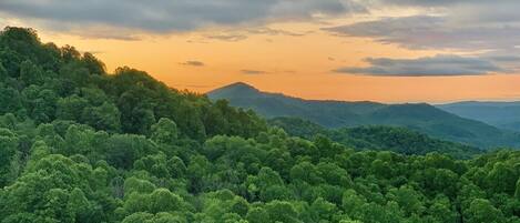 Deck Area--- Sunset Mountain View 