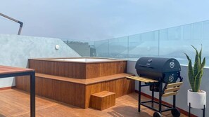 Amazing private terrace with Jacuzi