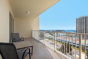 Ariel Dunes I 803 balcony