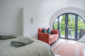 Woody's - 1 Bedroom Pod - Cold Inn (15761)