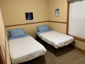 Bedroom 2-  2 twin size beds