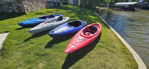 4 Kayaks