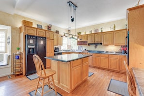 Kitchen | Coffee Maker | Dishwasher | Toaster | Spices