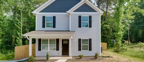 Hickory Vacation Rental | 4BR | 3BA | 1,718 Sq Ft | Small Step for Entry