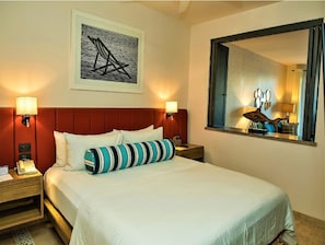 Comfortable Unit with King bed. Exact unit will be assigned upon arrival. Views, colors and decor may vary.