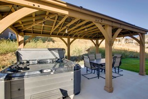 Private Patio w/ Hot Tub