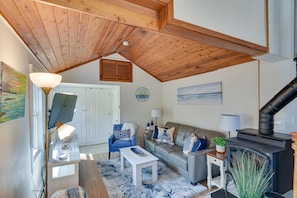 Living Room | Decorative Fireplace