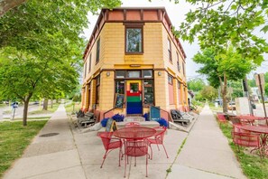 "The building was charming with its bright colors & corner architecture. And talk about a Hallmark moment with the apartment being above an adorable bakery." - David, 5 Star Review