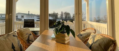 18 schöne 3-Raum-Ferienwohnung mit Seeblick u. Balkon