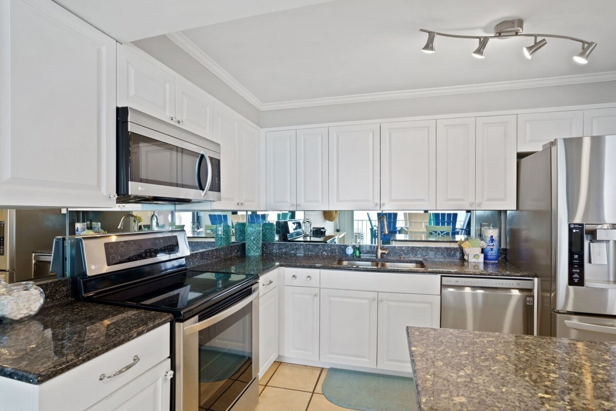 Gulf-View Getaway – Sleeps 10 – Edgewater T3 #702
