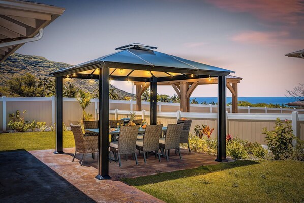 Outdoor dining