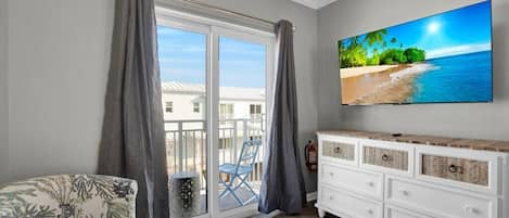 Master Bedroom Seating Area with Balcony, Seating for 2