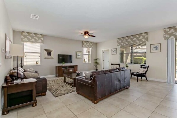 1447RollingFairwayDr,ChampionsGate_06