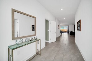 9282SommersetHillsDr_02