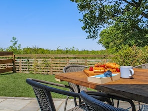 Sitting-out-area | No. 8 Mouse Hole - Middle of Nowhere, Great Witchingham