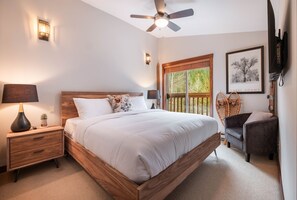 Primary bedroom: King bed