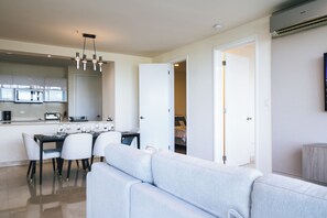 Living Room (3)