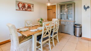 Dining Area, Bill's Cottage, Bolthole Retreats