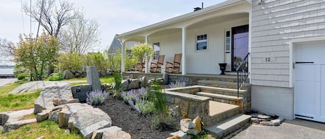 Pleasant landscaping up to the front porch