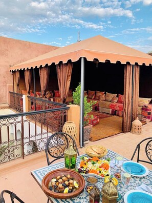 Outdoor dining