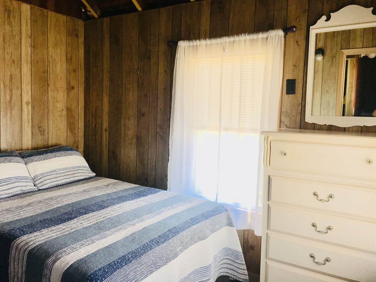 3 Bedroom 1.5 Bath Beach Cottage
