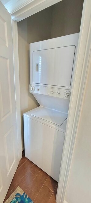 Washer,Home Decor,Rug,Floor,Sink