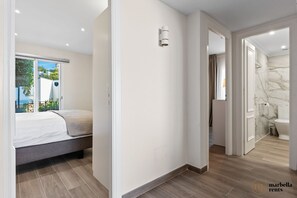 Two bedrooms and batchroom.