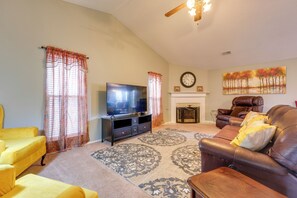 Living Room | Free WiFi