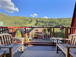 🪴 1 of 2 balcony patios to enjoy. Sit back and relax with coffee in the morning and wine in the evening 🍷