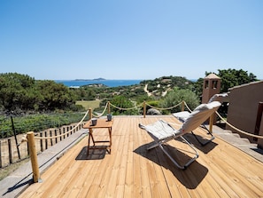 Enjoy the breathtaking scenery of Porto Sa Ruxi.
