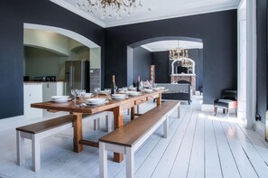 Pendine Manor - 9 Bedroom Manor House - Pendine (15696)