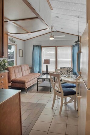 Sitting & Dining Area