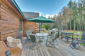 Deck | Gas Grills | Flat-Top Grill | Forest & Lake Views