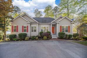 105 N Smoketree Ct - Home Sweet Home
