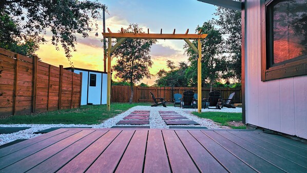 Deck/Backyard