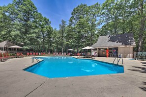 Wintergreen Resort Amenities | 2 Outdoor Community Pools