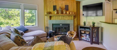 Wintergreen Resort Vacation Rental | 3BR | 2BA | 1,271 Sq Ft | Stairs Required