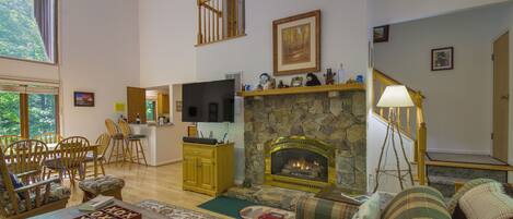 Wintergreen Resort Vacation Rental | 4BR | 3BA | Stairs Required | 1,725 Sq Ft
