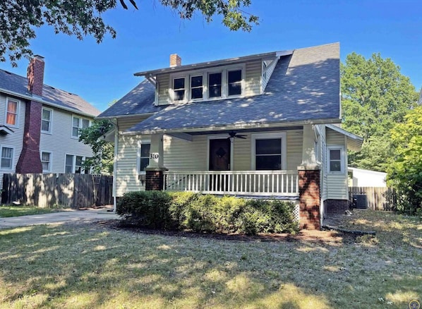 Basement apartment of this lovely home in quiet area near downtown & hospitals.
