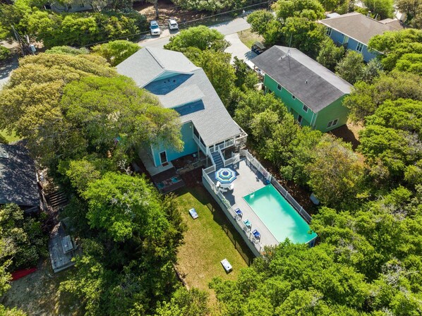 A lush and residential corner of Emerald Isle 