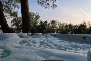 The best Hot Tub on the lake with an amazing view!