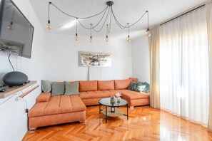 Living room 1