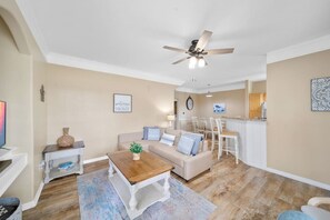 Living Room#Disney #Parks #kingdom #springs #Vacation #Rental #waterpark #Kissimmee #Orlando #universal #citywalk #hotspot #shortstay #longstay #resort #calypsokay #runawaybeachclub