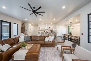 Main Livingroom