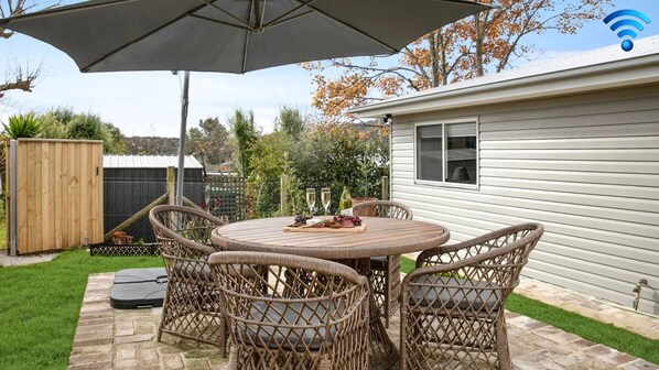 Outdoor entertaining area that captures afternoon sun 