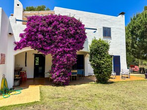 Villa 900 mts from the beach. 6 p. Private pool and garden. Porch. Wifi. Pals.
